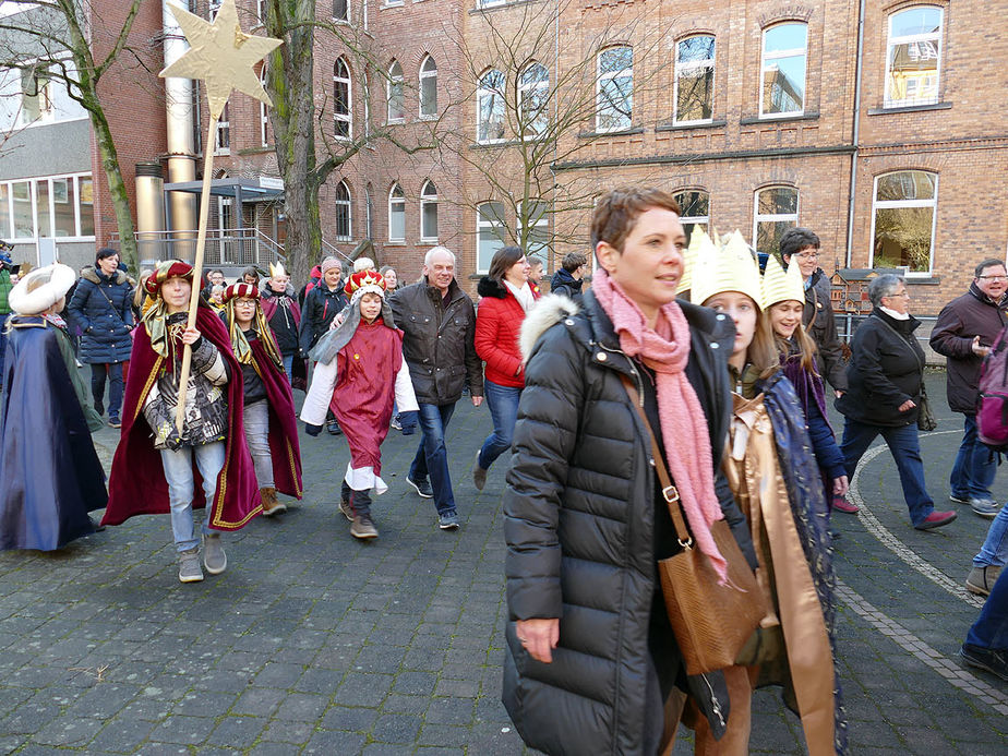 Aussendung der Sternsinger im Hohen Dom zu Fulda (Foto: Karl-Franz Thiede)